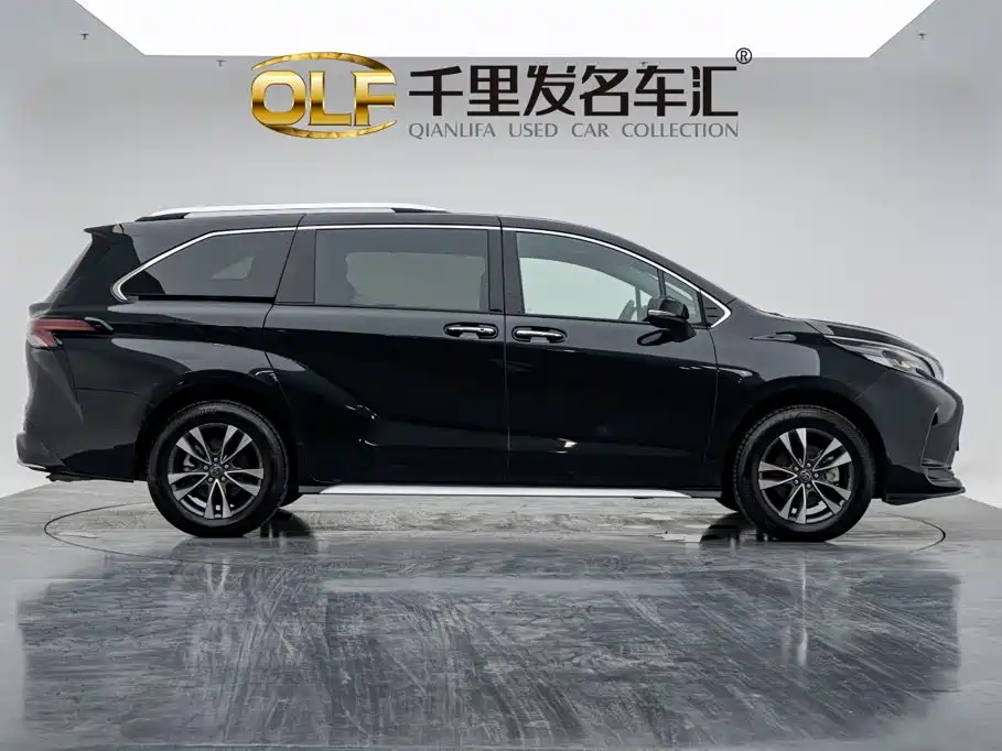 صورة 7 - Toyota Granvia