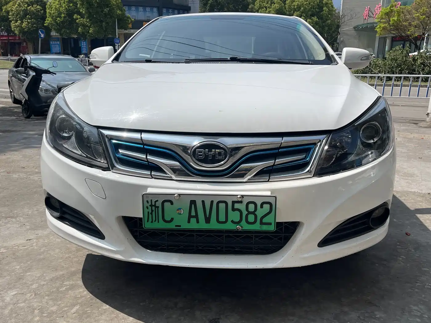 BYD E5