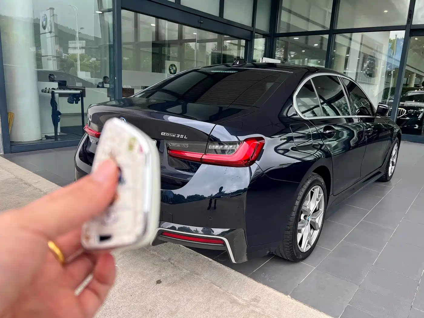 BMW i3 2025 eDrive 35 L фото 7