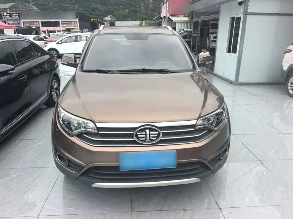 FAW Senya R7 2016 2016 1.6L Manual Premium