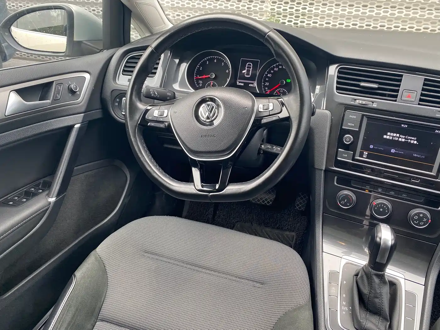 Volkswagen Golf 2018 230TSI Automatic Comfort фото 11