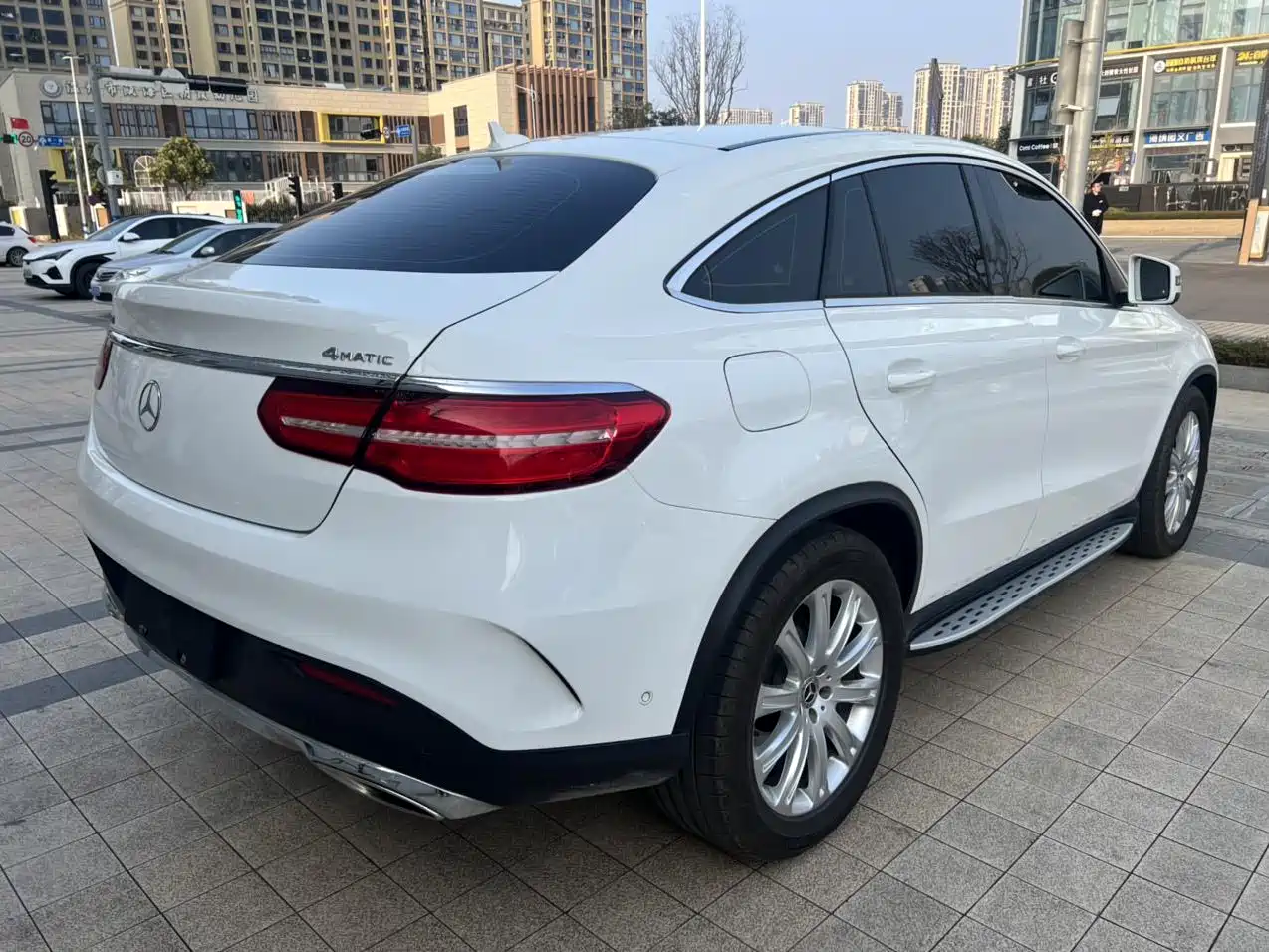 Mercedes-Benz GLE Coupe 2017 GLE 320 4MATIC Coupe SUV фото 3