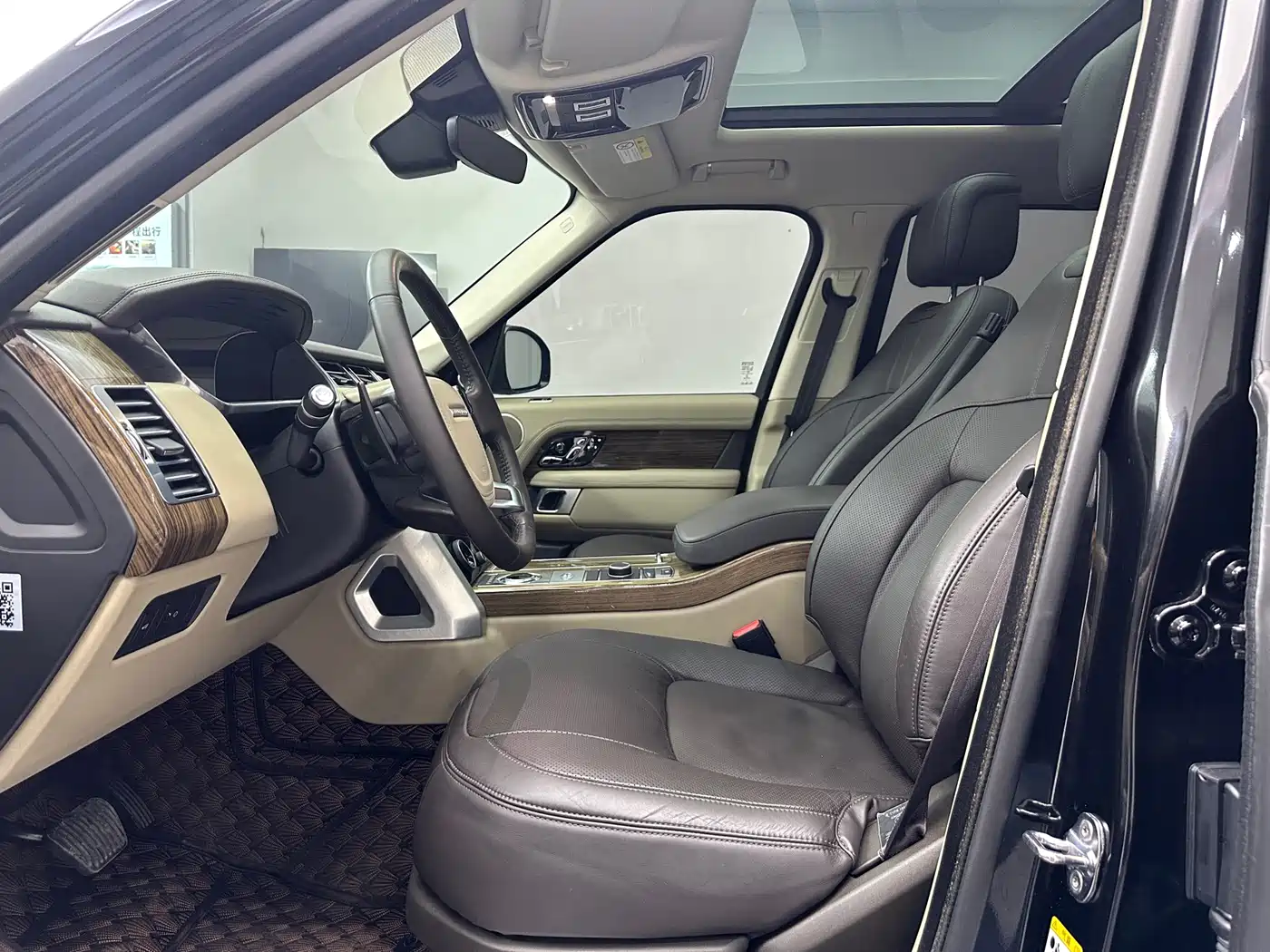 Land Rover Range Rover 2018 3.0 SC V6 Vogue Heritage Extended Edition фото 9