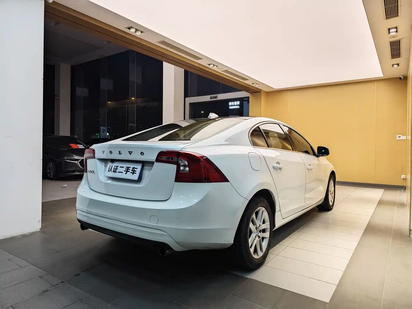 Фото 28 - Volvo S60