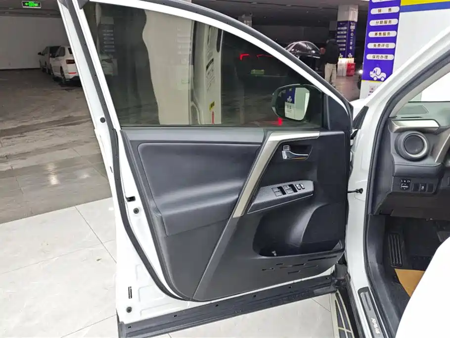 Toyota RAV4 Rongfang 2013 2.5L Auto 4WD Luxury фото 7