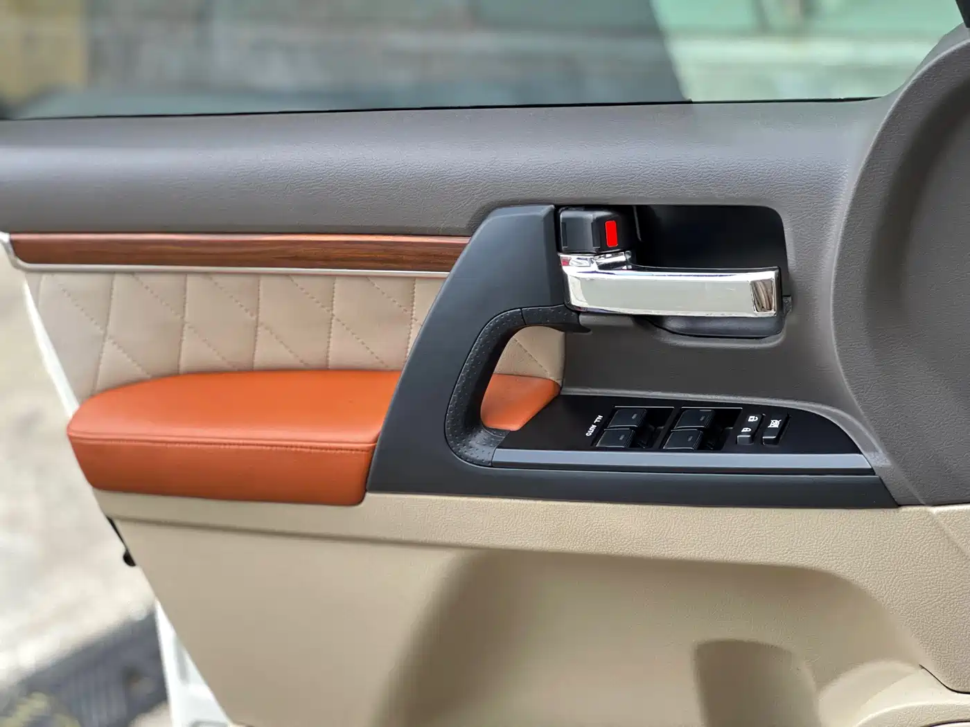 Toyota Land Cruiser (Import) 2018