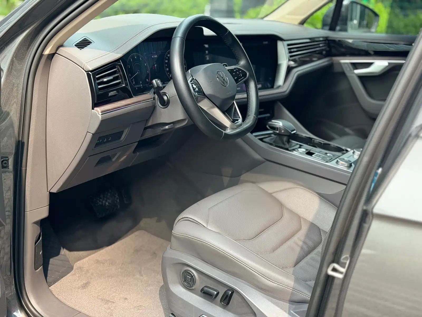 Фото 9 - Volkswagen Touareg