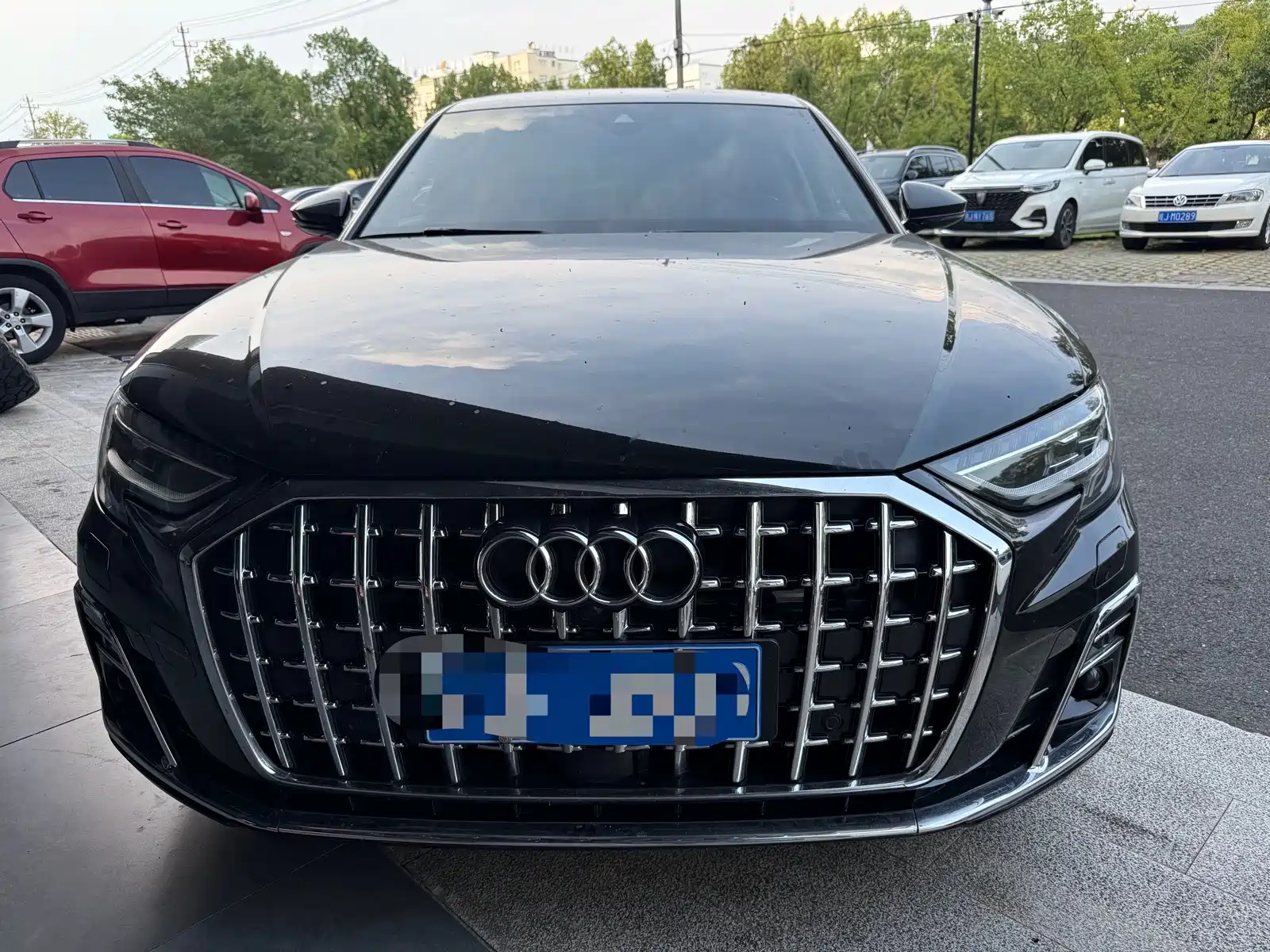 Photo 2 - Audi A8