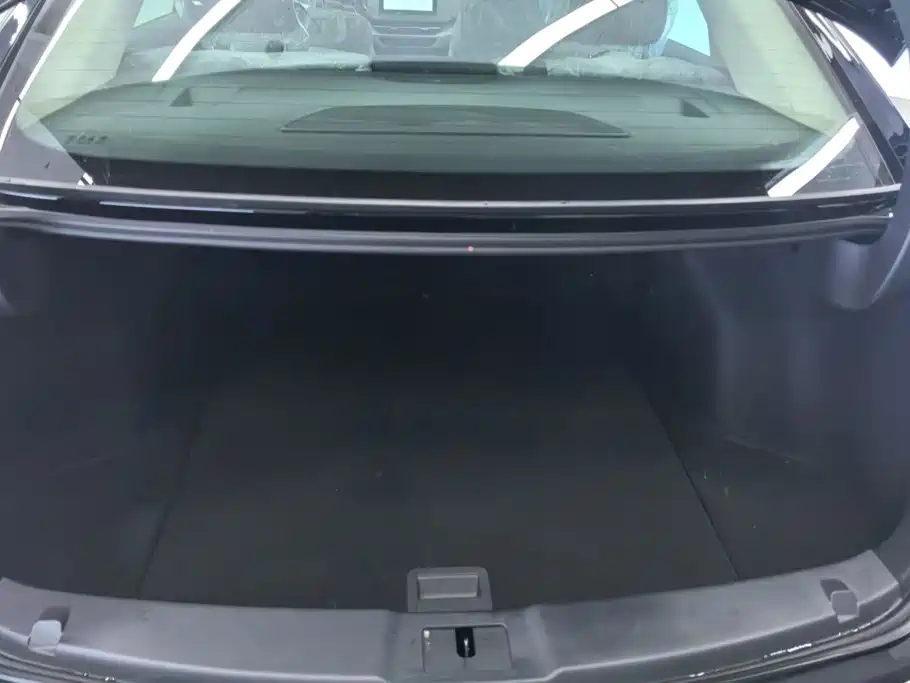 Hongqi E-QM5 2026 2025 610km PLUS