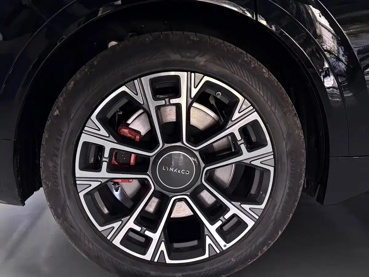 Lynk & Co 900 2026