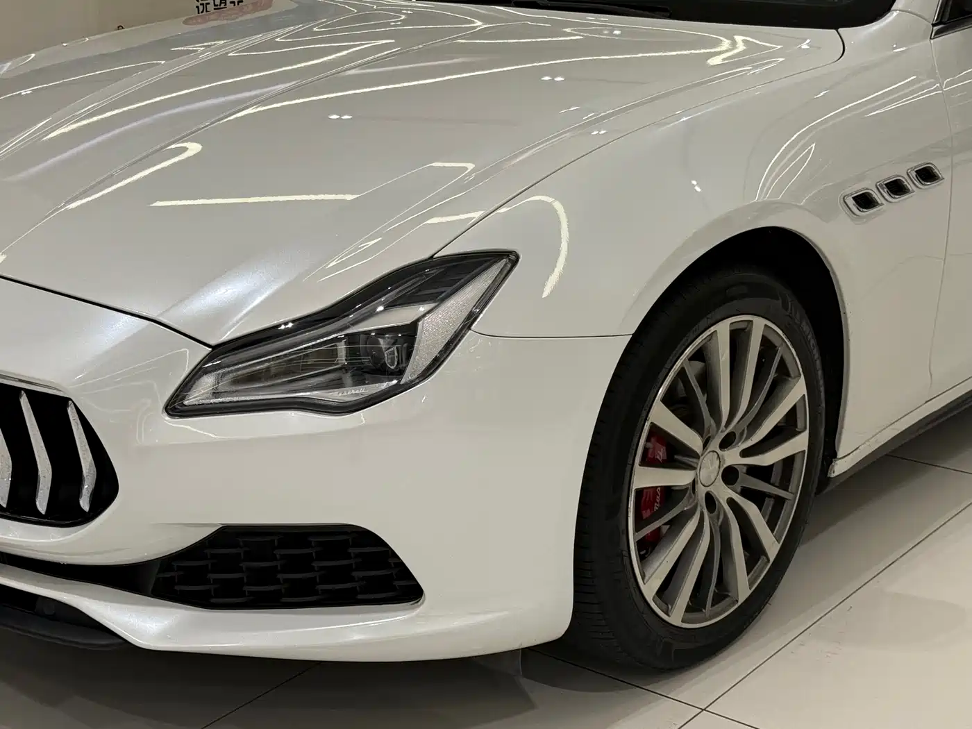 Фото 9 - Maserati Quattroporte
