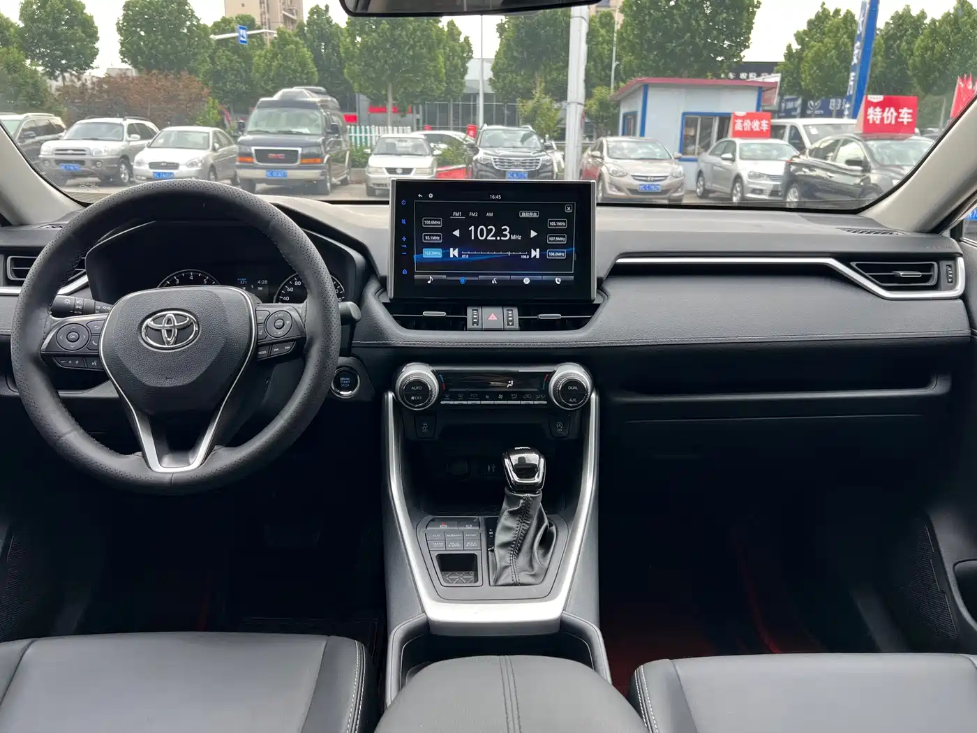 Toyota Wildlander 2022 2.0L CVT AWD Luxury PLUS Edition фото 8