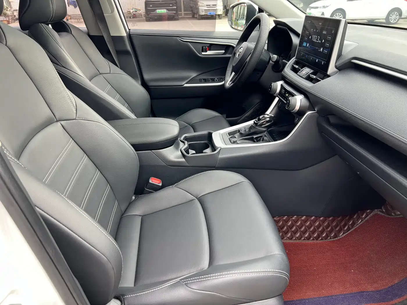 Toyota Wildlander 2022 2.0L CVT AWD Luxury PLUS Edition фото 10