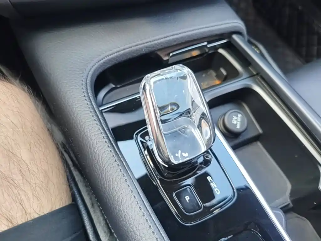 Photo 14 - Volvo S90