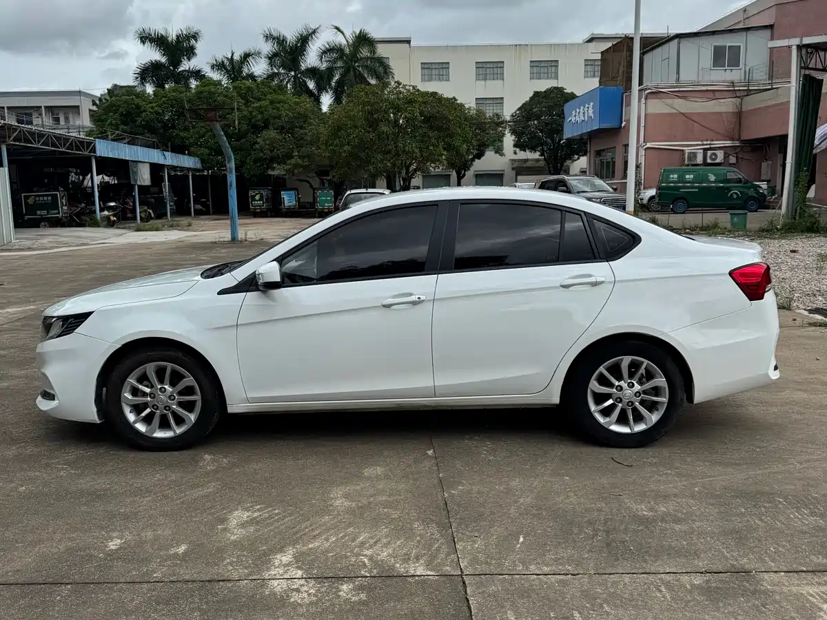 Soueast A5 Wing Dance 2020 2019 1.5L CVT Luxury Edition China V