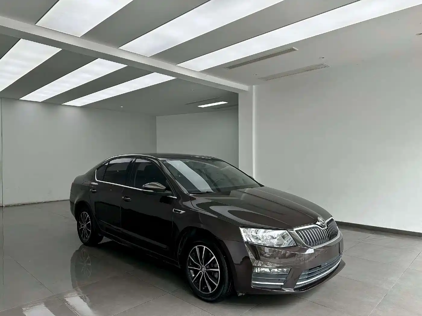Škoda Octavia 2016 1.6L Automatic Smart Edition фото 3