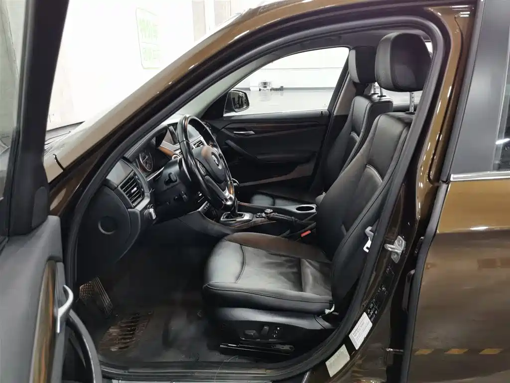 BMW X1 2014 xDrive20i X Design Package фото 10