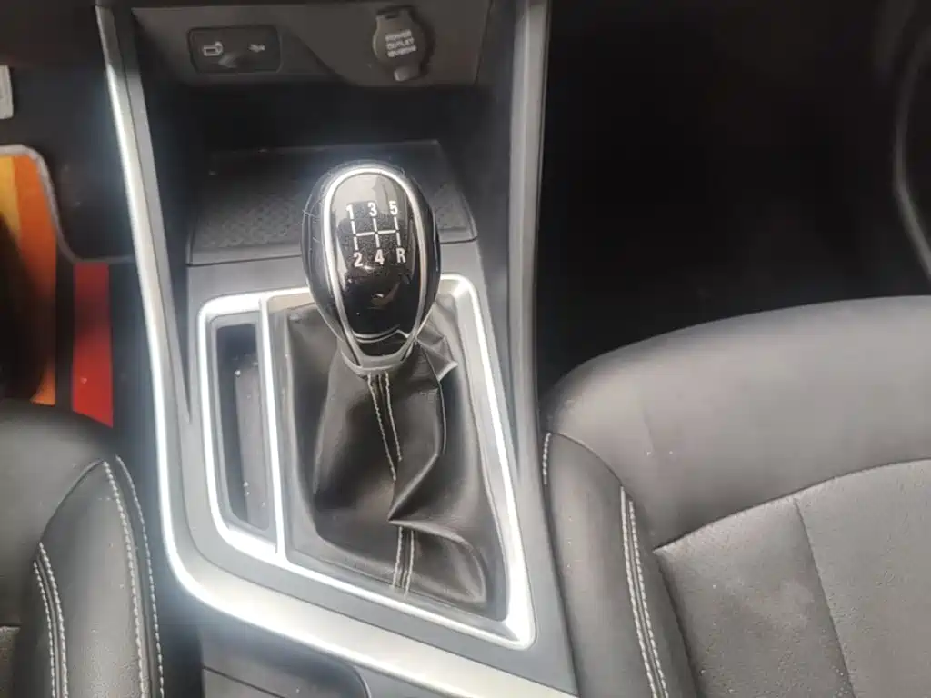 Photo 14 - Geely Vision X3