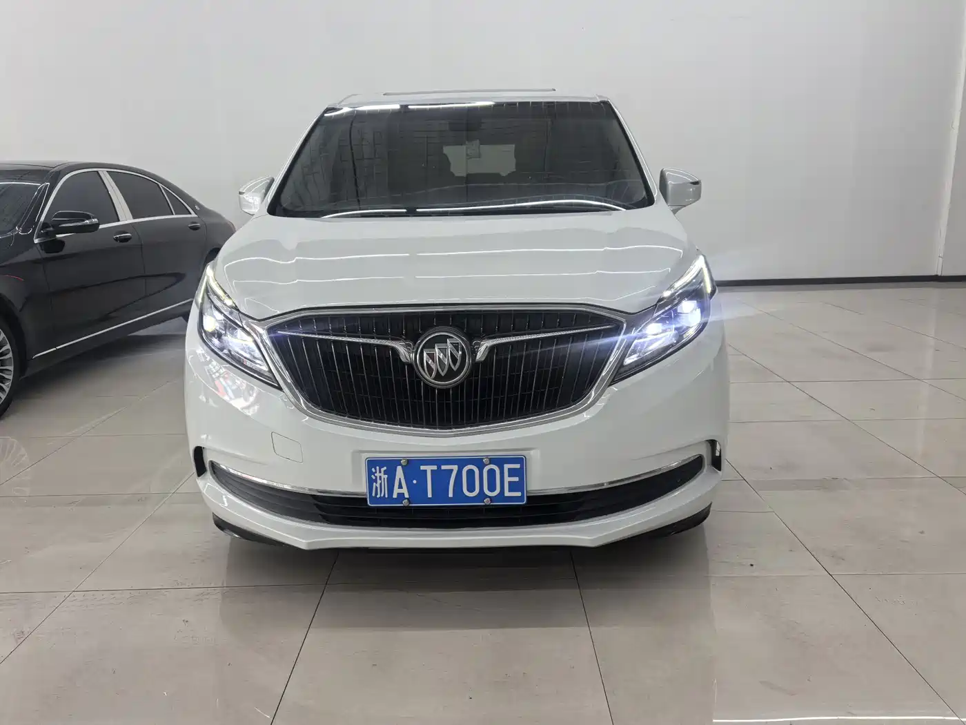Buick GL8 2018 ES 28T Luxury Type China VI фото 2