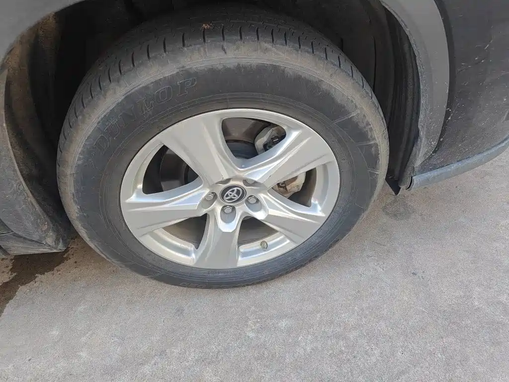 Фото 24 - Toyota Highlander