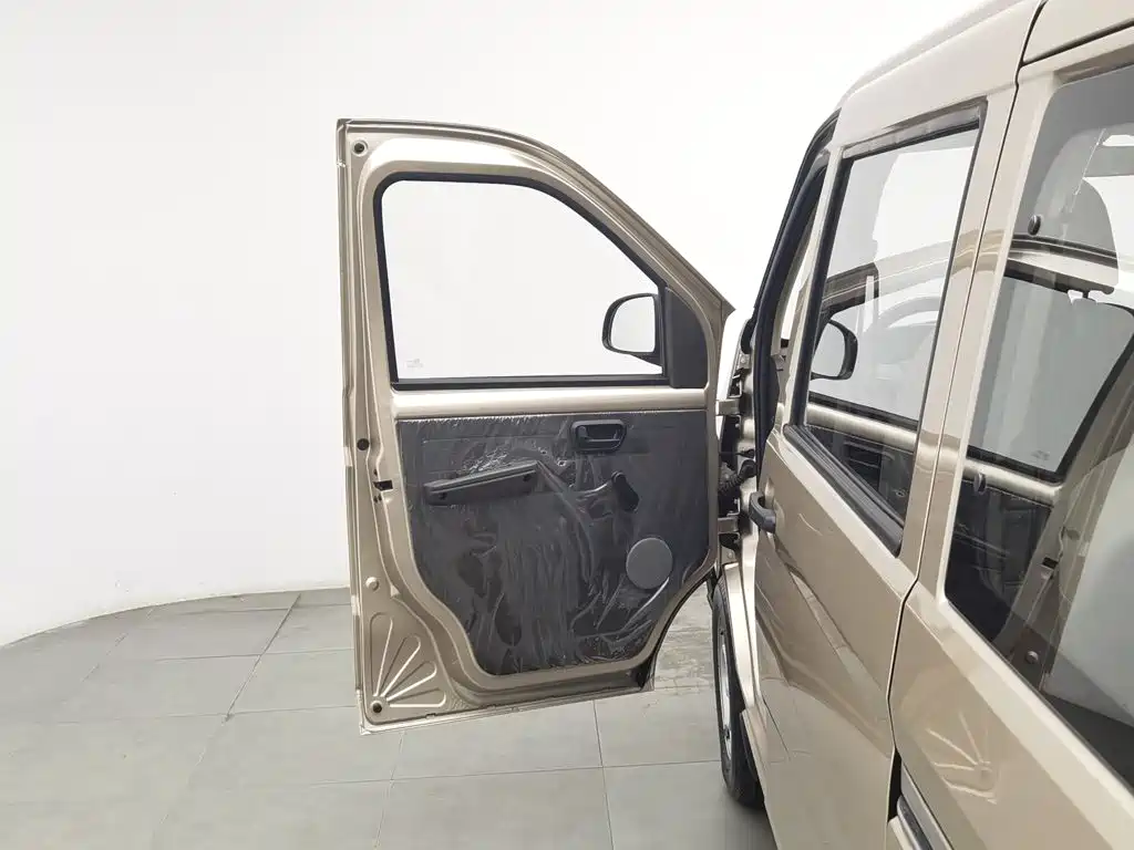 Wuling Motors Wuling Rongguang S 2023 2023 1.5L Base 5/7 Seater