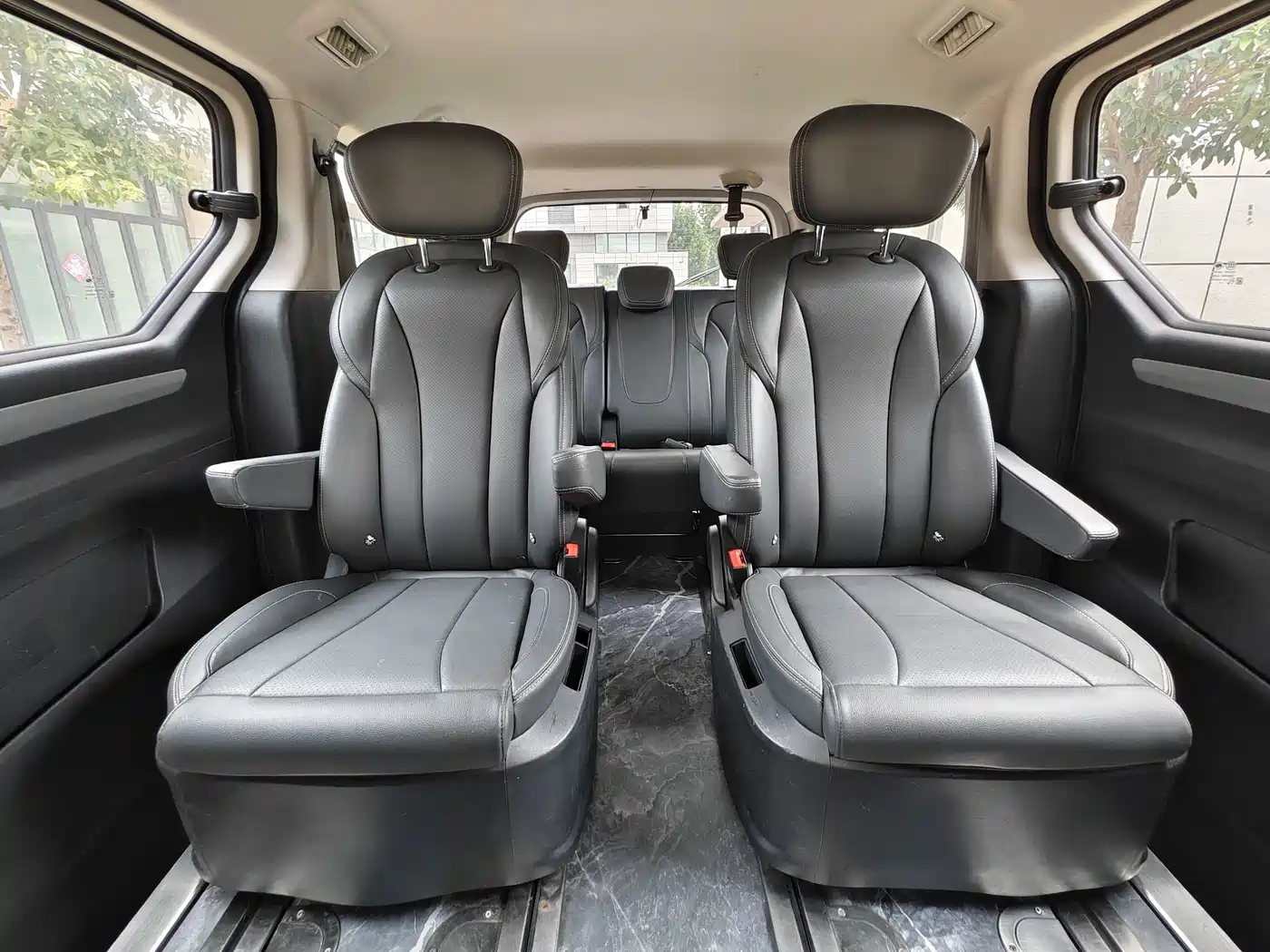 SAIC Maxus Maxus G20 2023 2023 ES 2.0T Gasoline Automatic Premium Edition