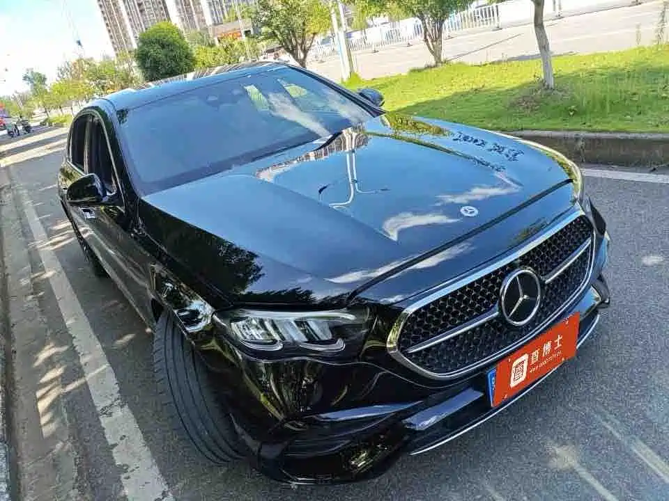 Photo 2 - Mercedes-Benz E-Class