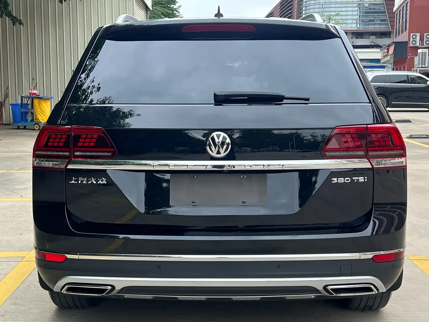 Volkswagen Teramont 2019 380TSI 4WD Luxury Edition China VI фото 4