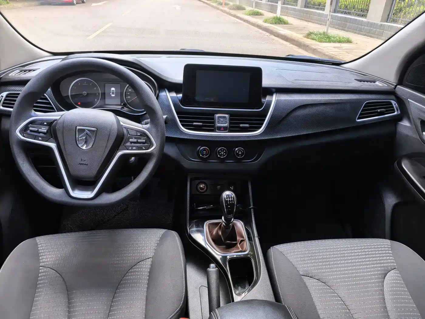 Baojun 730 2020 2019 1.5L Manual Fashion Edition 7-Seater China VI