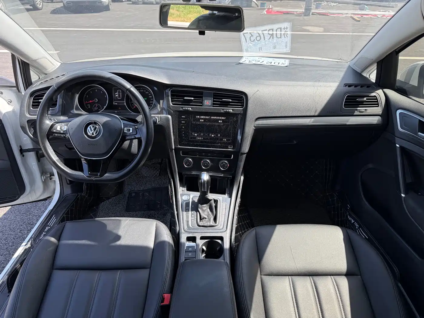 Volkswagen Golf 2020 Beloved Edition 200TSI DSG Comfort фото 3