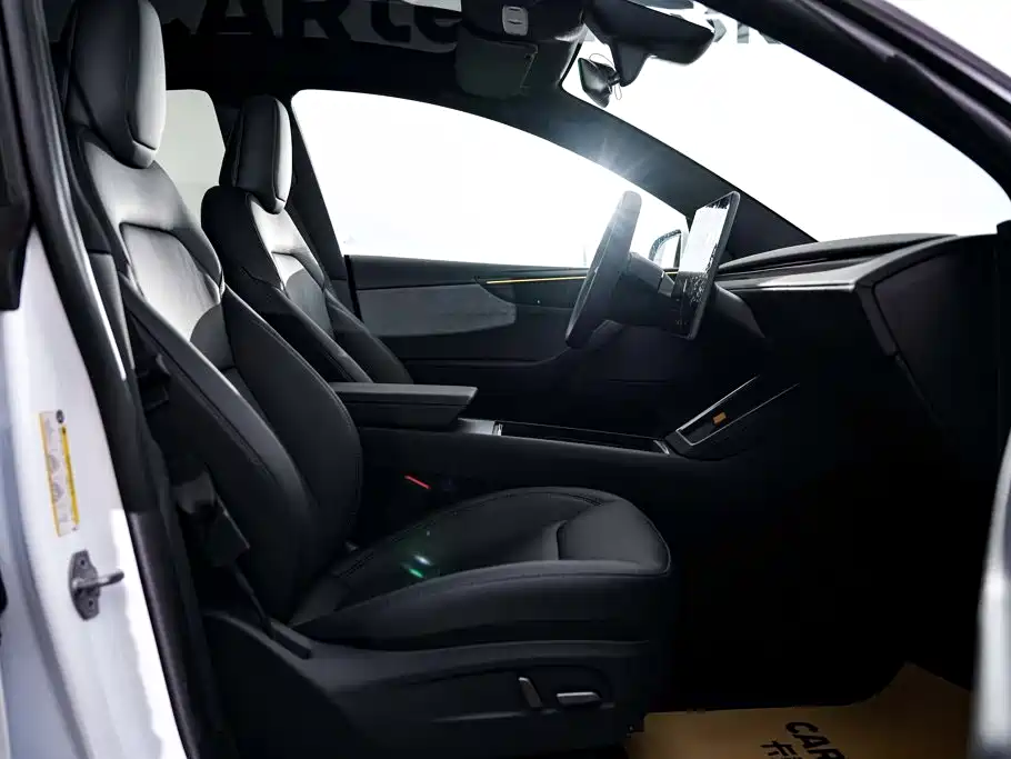 Photo 19 - Tesla Model Y
