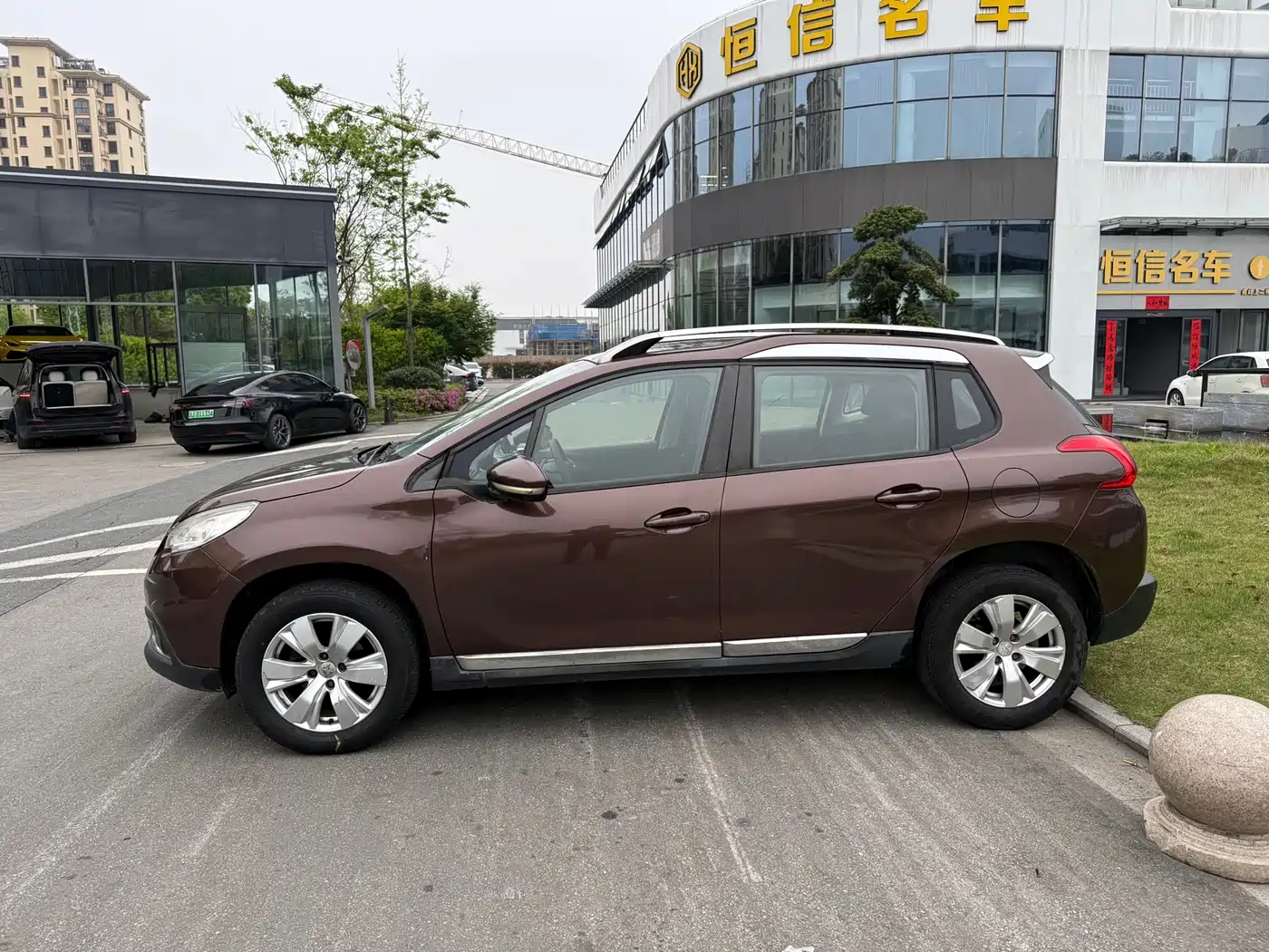 Peugeot 2008 2014 1.6L Automatic Fashion Edition фото 3