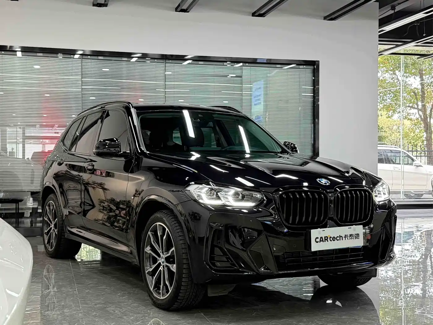 BMW X3 2023 Facelift xDrive30i Leading M Night Package фото 3