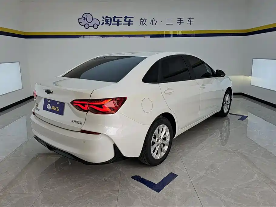 CHEVROLET CRUZE