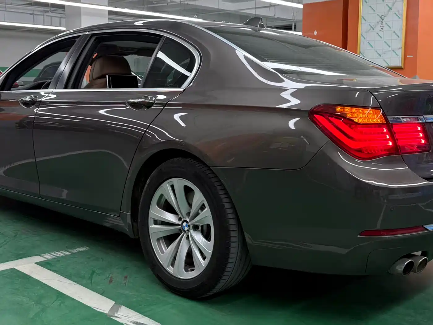 BMW 7 Series 2013 Model 730Li Luxury фото 7