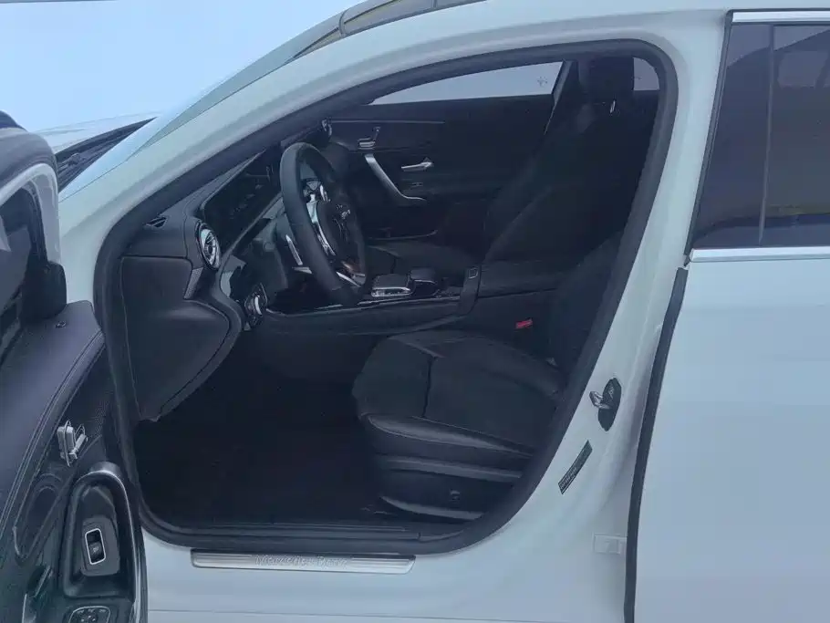 Фото 9 - Mercedes-Benz A-Class
