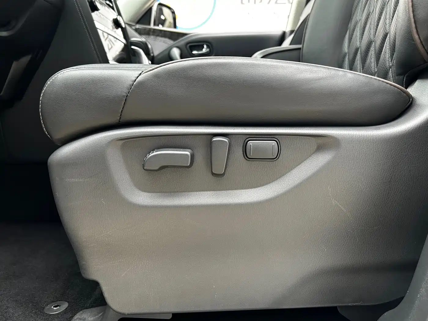 Nissan Patrol 2023 ARMADA 5.6L Armada Flagship Edition фото 33