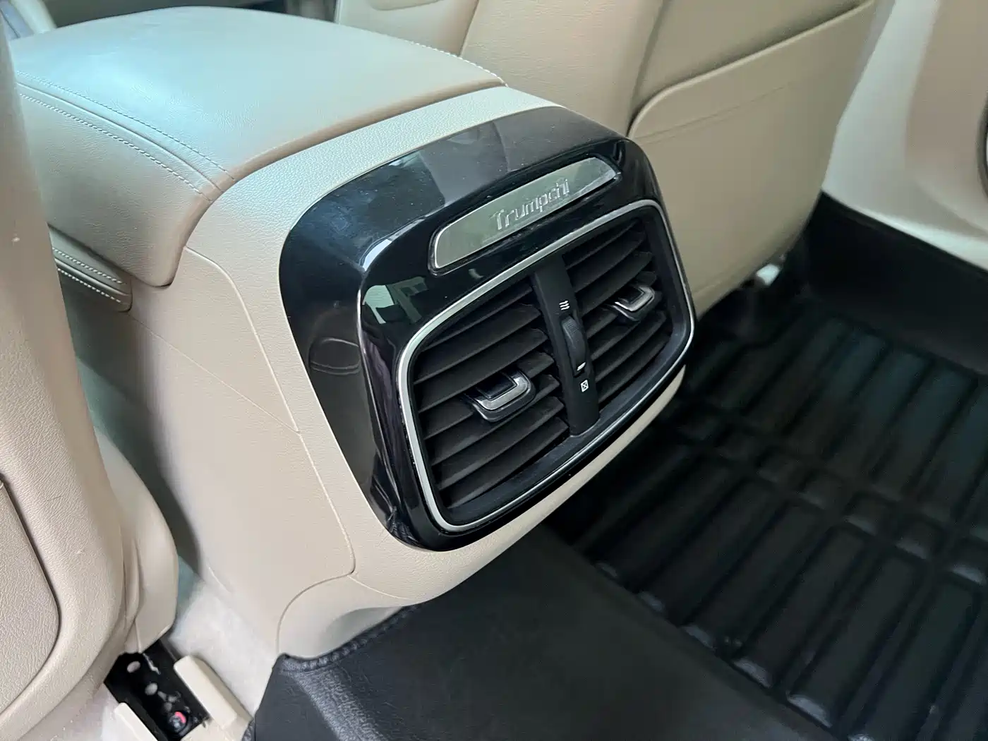 GAC Trumpchi Trumpchi GA8 2016 2016 320T Luxury Edition