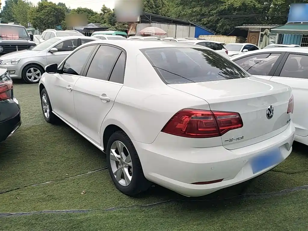 Volkswagen Bora 2014 1.6L Manual Comfort Edition фото 5