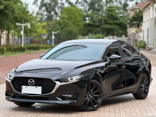 Mazda Mazda3 Axela 2.0L, Автомат, Премиум