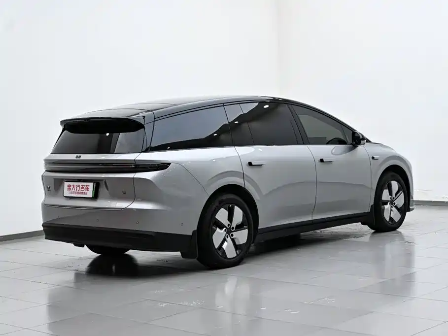 Li Auto Li i8 2026 2025 Standard Edition