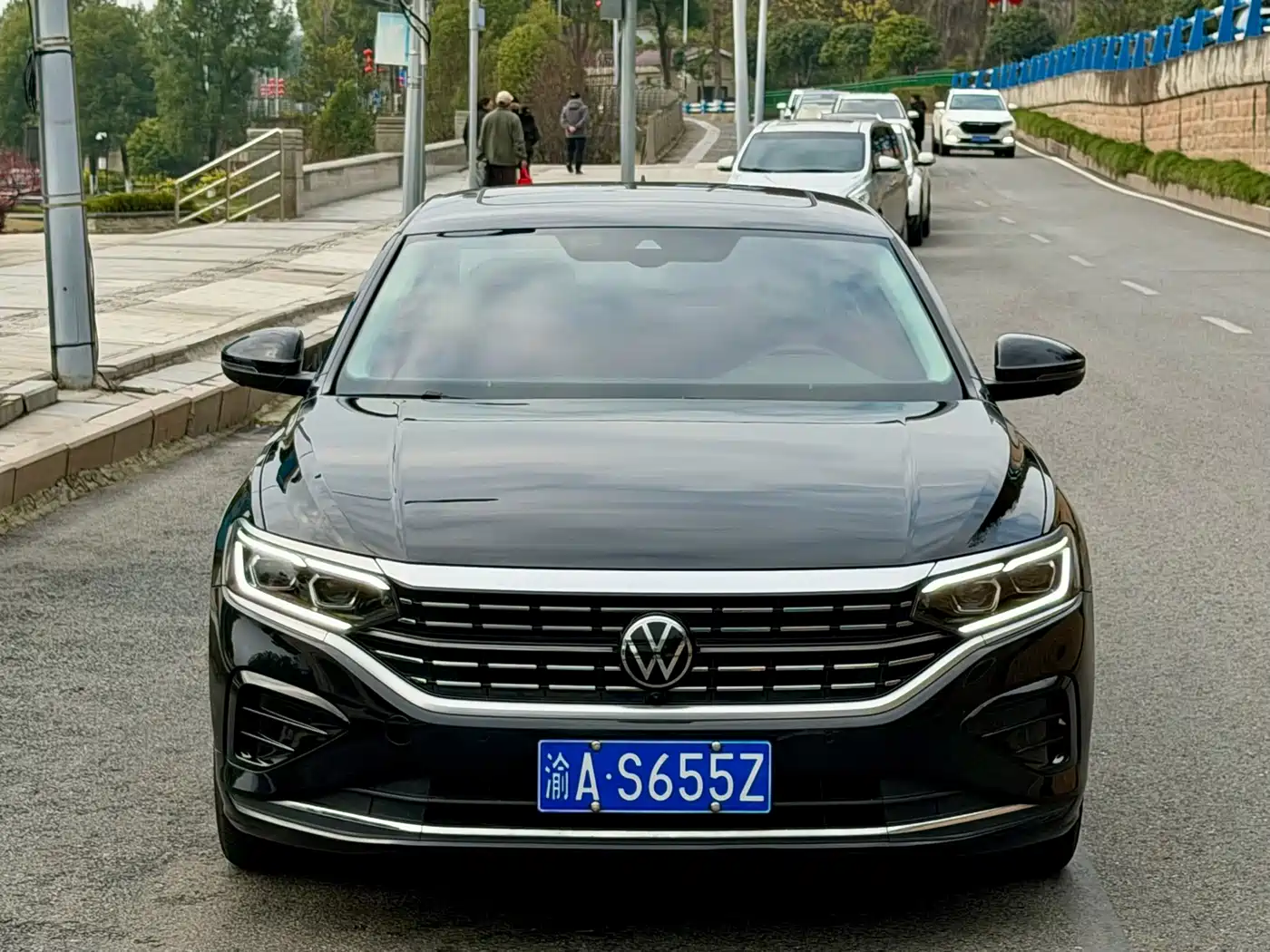 VOLKSWAGEN PASSAT