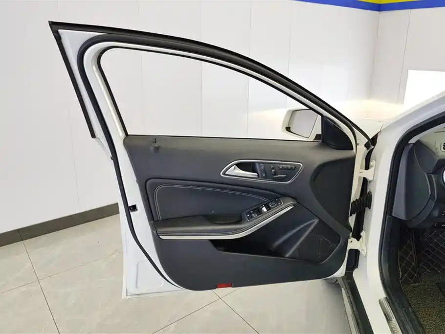 Mercedes-Benz GLA 2016 GLA 200 Fashion фото 7