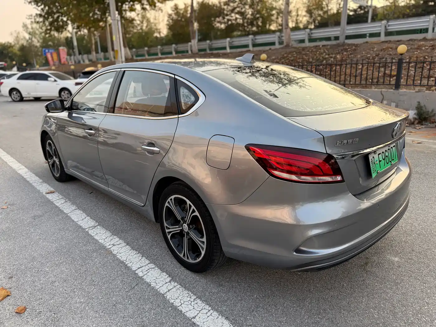 MG 6 New Energy 2018 2018 45T E-DRIVE Intelligent Hybrid Premium Internet Edition