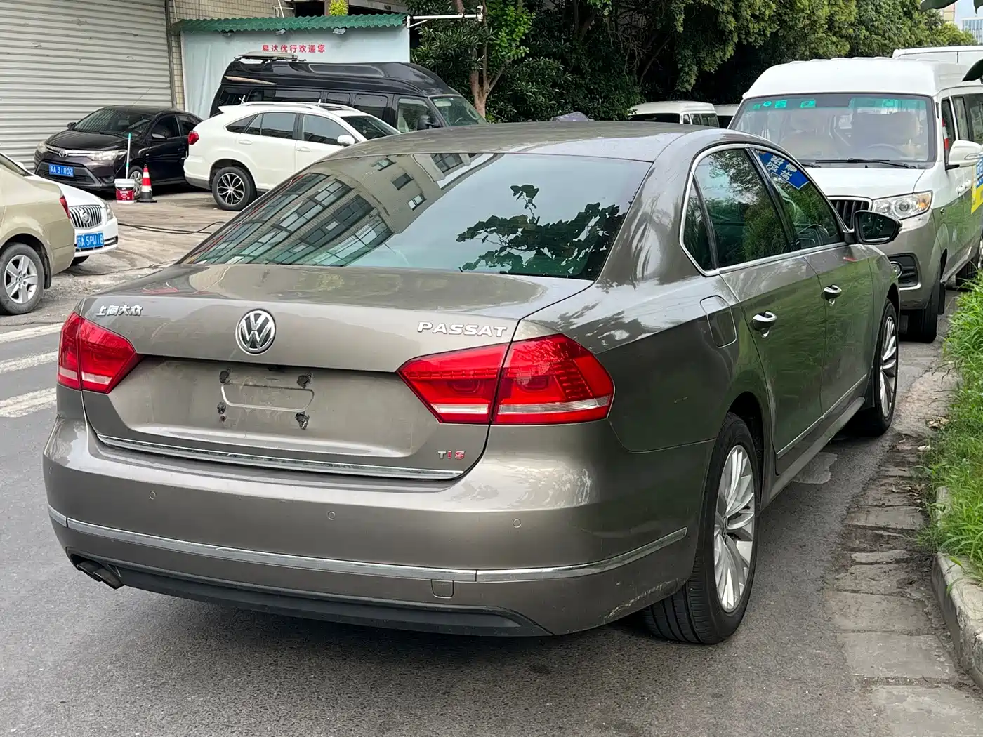 Volkswagen Passat 2011 2011 1.8TSI DSG Royal Edition