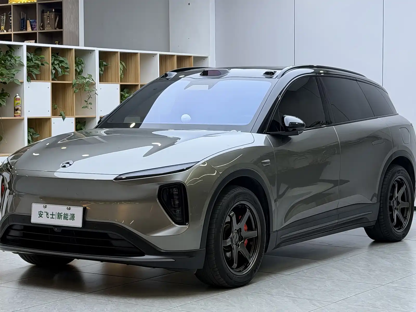 Фото 1 - NIO ES6