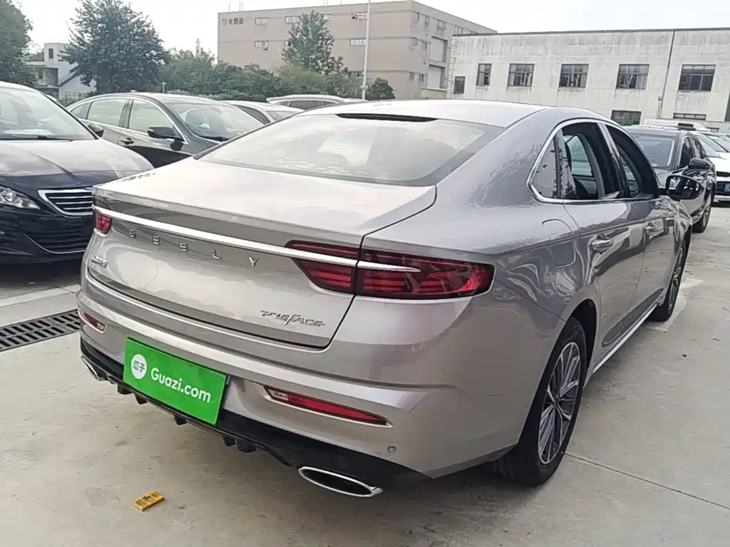 Фото 7 - Geely Preface