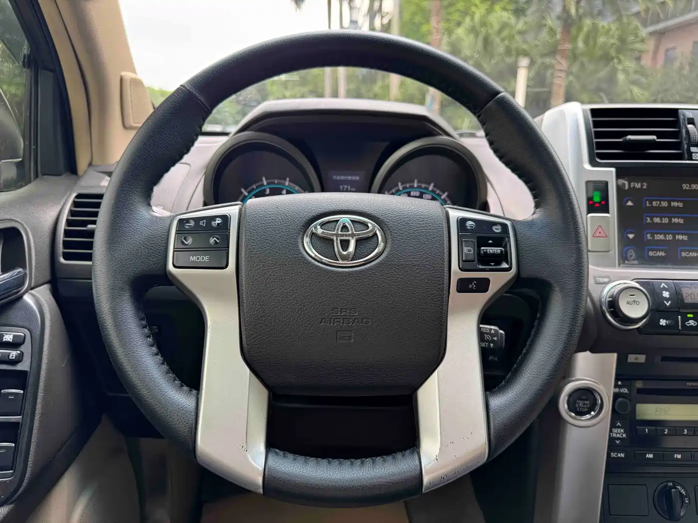 Toyota Prado 2010 4.0L Automatic TX-L фото 12