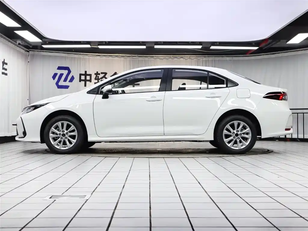 Toyota Corolla 2024 1.2T Elite Edition фото 3