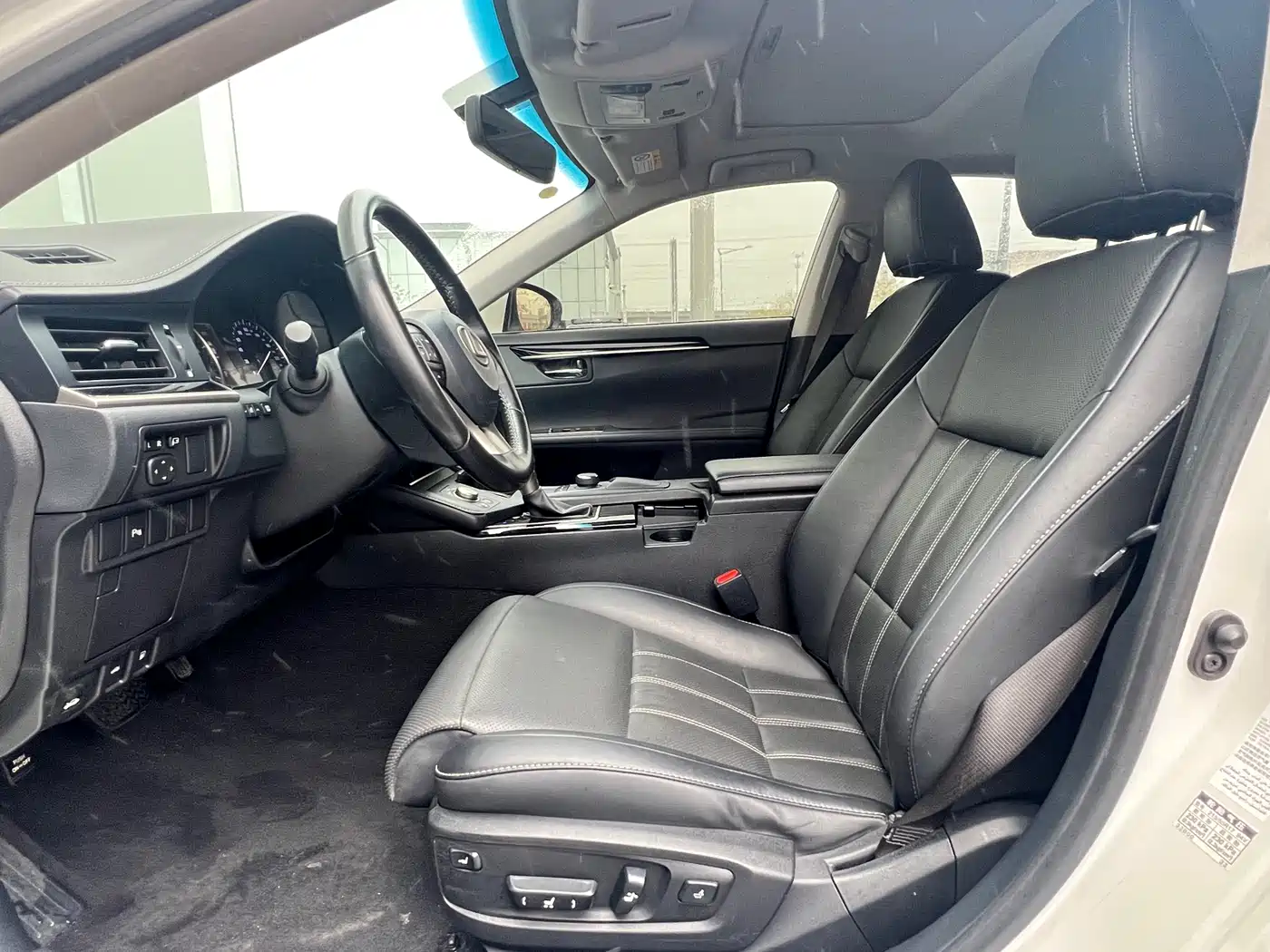 Lexus ES 2015 200 Elite Edition фото 9